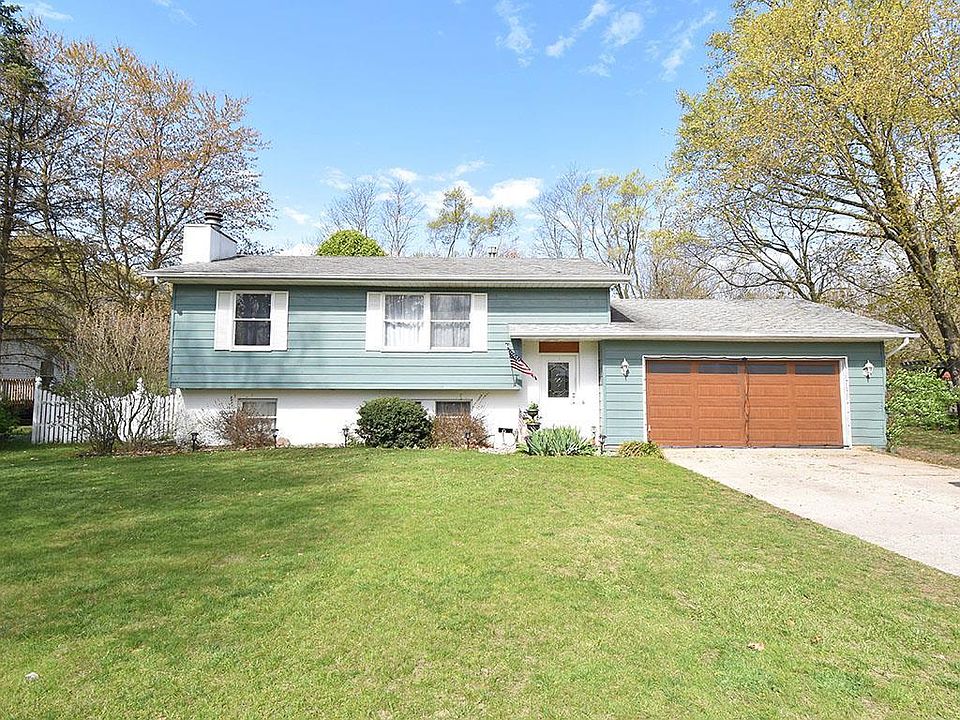 1st image of 52075 Decker Dr