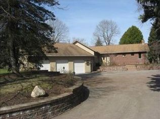 13105 Charles Rd, Woodstock, IL 60098