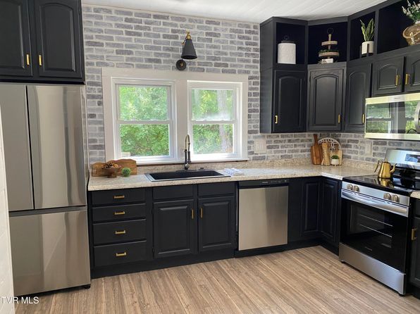 2622 Shawnee Ave E, Big Stone Gap, VA 24219