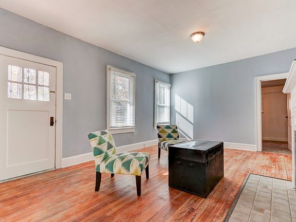 3rd image of 2209 Parkway Dr