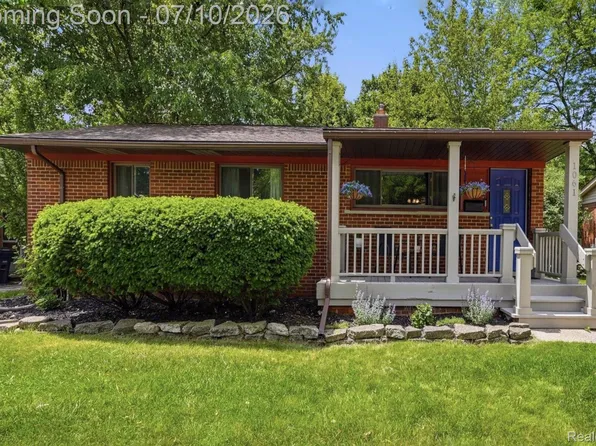 1061 Western Dr, Ann Arbor, MI 48103