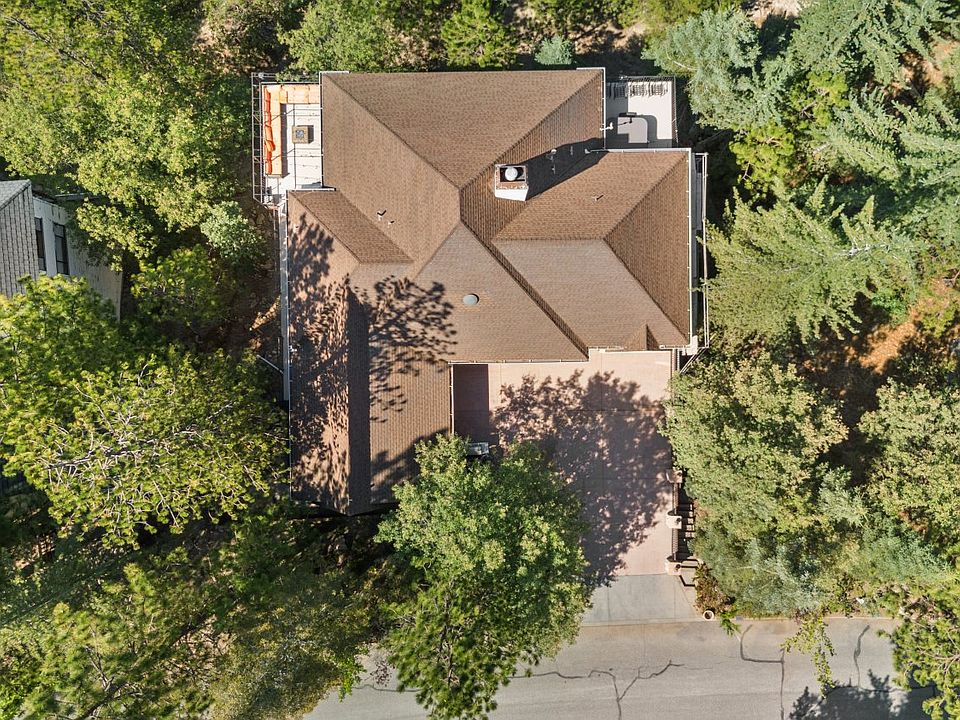 1st image of 131 Cypress Dr