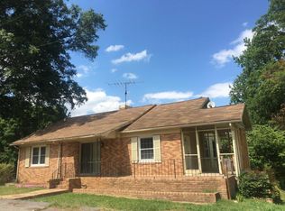 570 Park St, Robbins, NC 27325