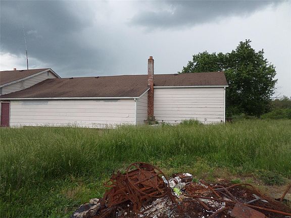 4th image of 329 Miller Ln
