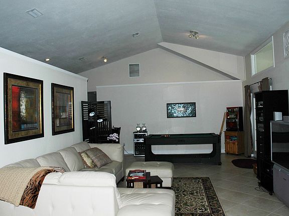 4th image of 880 Sweetwater Island Cir