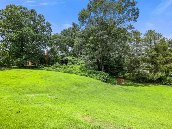 3492 Waterway Dr, Pfafftown, NC 27040