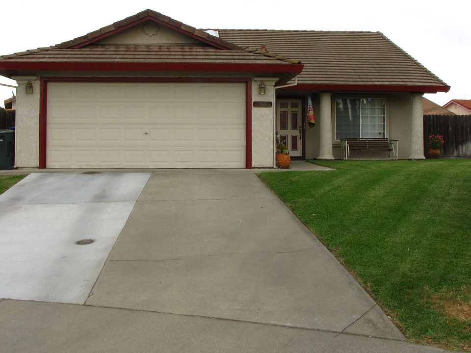Front Faces West