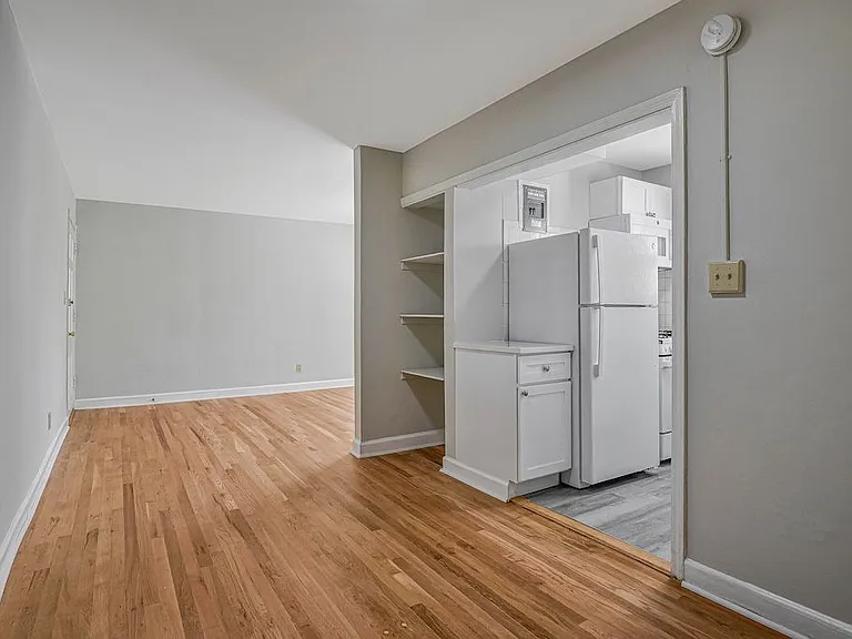 5700 Washington Blvd — Photo 23