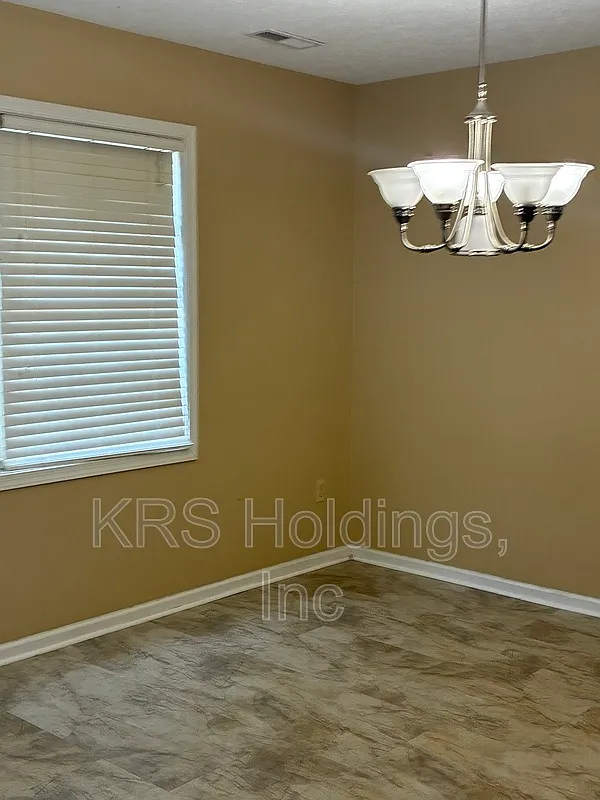 3 bed, 2.5 bath, 1400 sqft, $1,400 — Photo 3