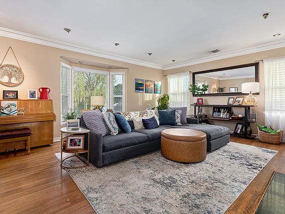4th image of 1923 S Crescent Heights Blvd
