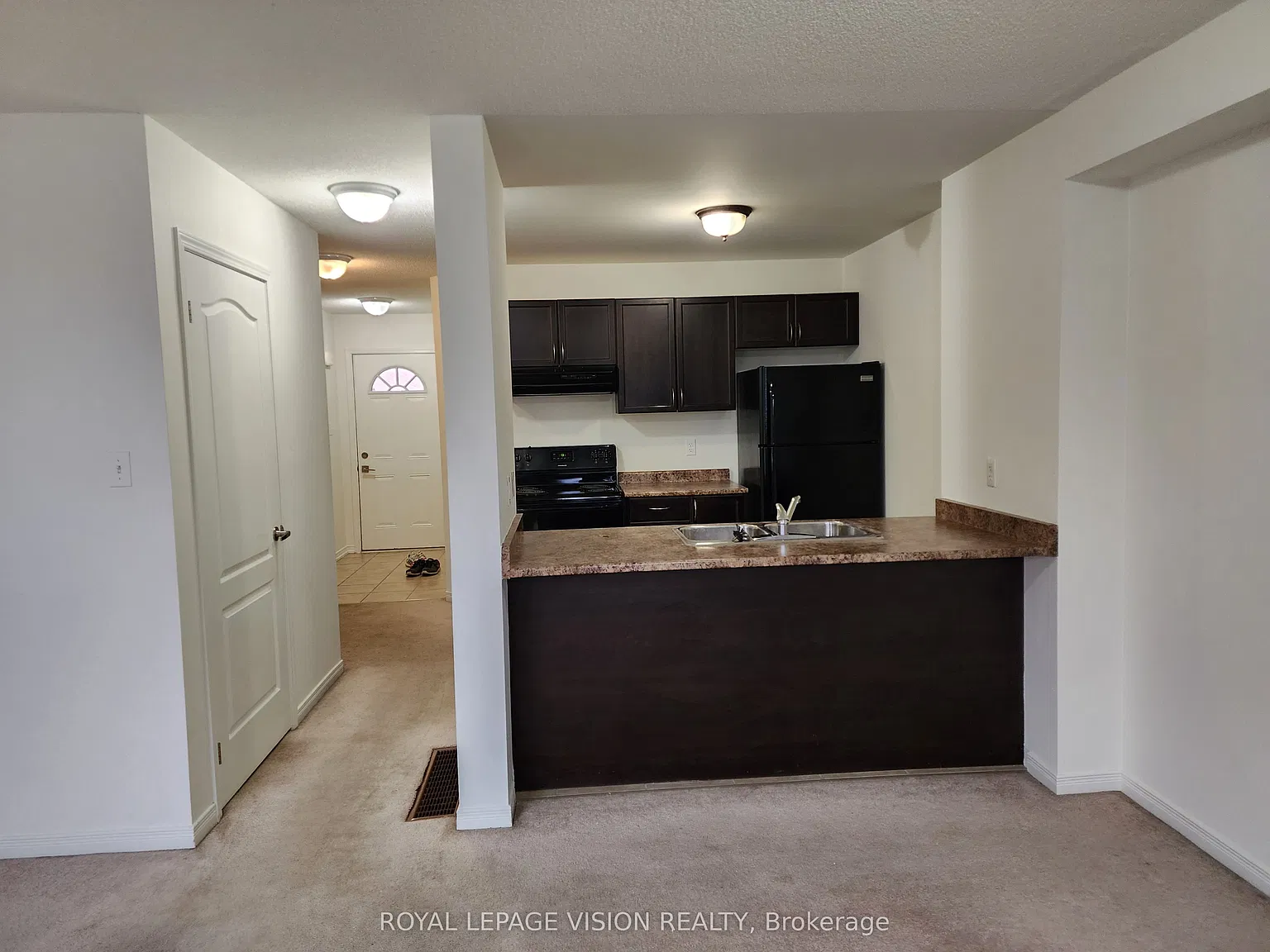 3 bed, $2,400 — Photo 4