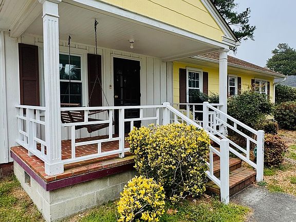 2nd image of 1605 Edgewood Drive