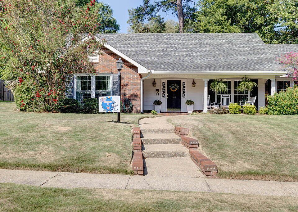 1st image of 3419 Cambridge Dr