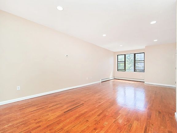 3rd image of 203 Chauncey St