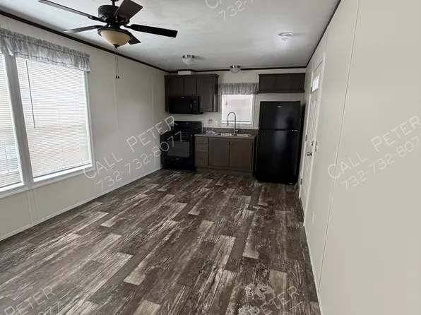 8 2nd St, Avenel, NJ 07001