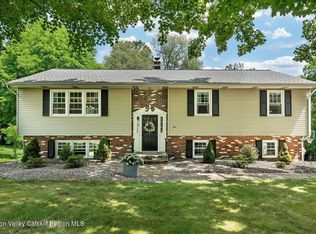 5 Circle Dr, Castleton, NY 12033
