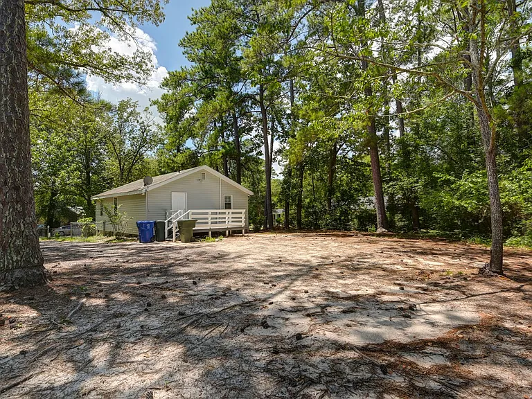 1330 Kingston Rd — Photo 33