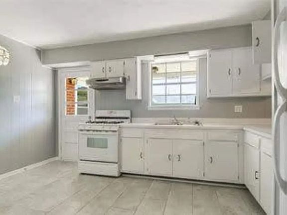 2nd image of 504 Houma Blvd