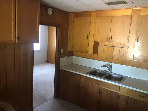 5th image of 639 N 8th Pl
