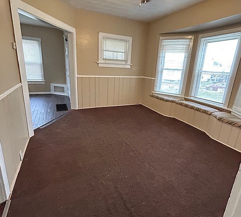 5th image of 930 Morse Ave