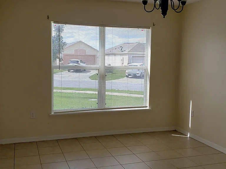 274 Curtis Ave — Photo 3