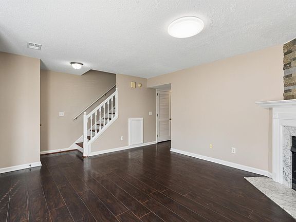4th image of 5040 Falling Creek Ln