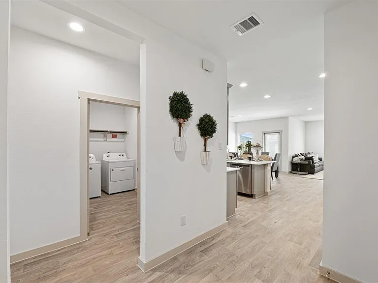 7214 Sunset Creek Dr — Photo 1