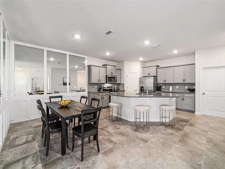 5358 NW 48th Pl — Photo 10