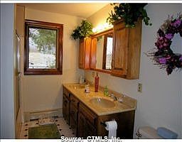 3rd image of 325 Lake Plymouth Blvd