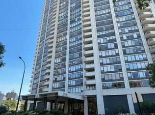 3930 N Pine Grove Ave APT 707, Chicago, IL 60613