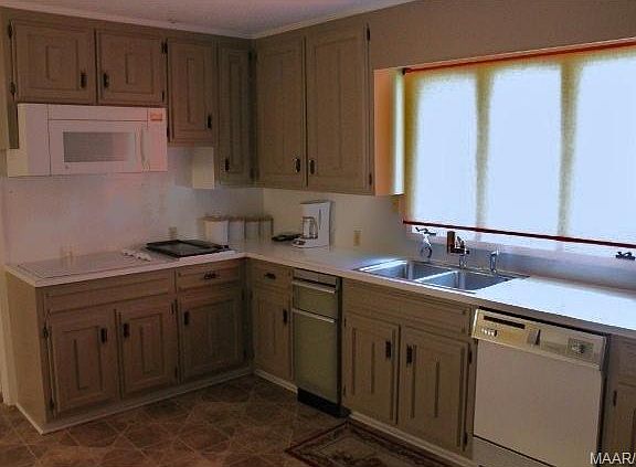 2nd image of 143 W Morgan St