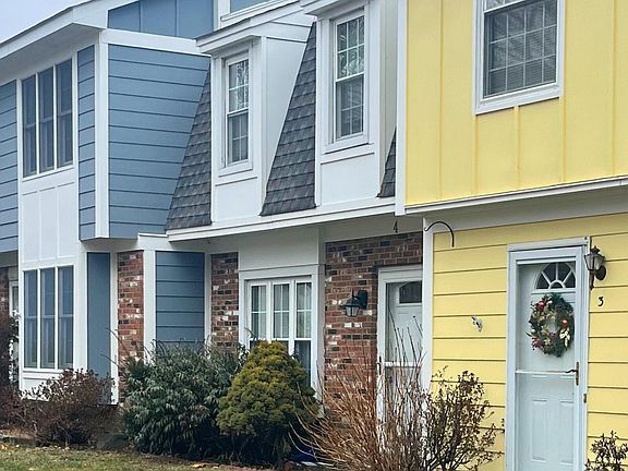 2nd image of 4 Sunnybrook Circle