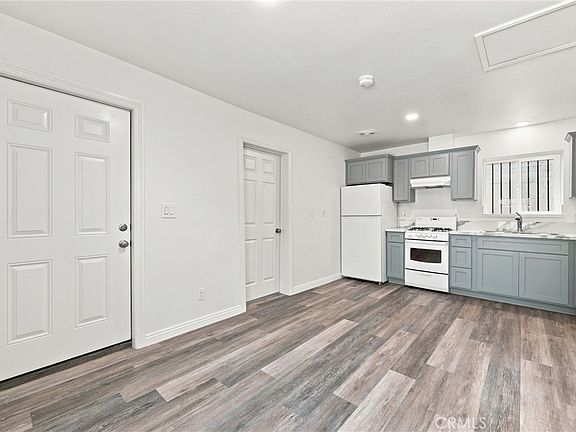 5th image of 10646 S Wilton Pl