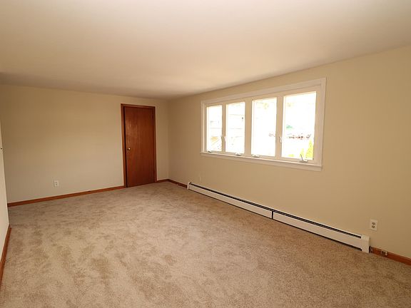 3rd image of 39 Hillside Ave #2