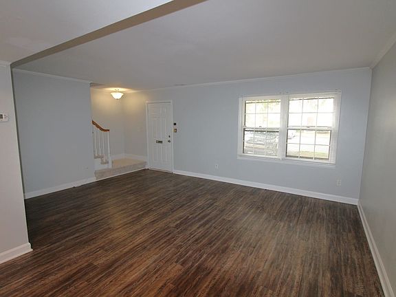 5th image of 6424 Old Pineville Rd APT A