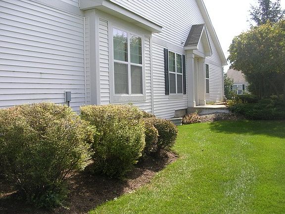 3rd image of 378 Woodhill Dr