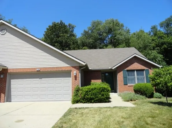 2202 Cailynn Dr, Terre Haute, IN 47802