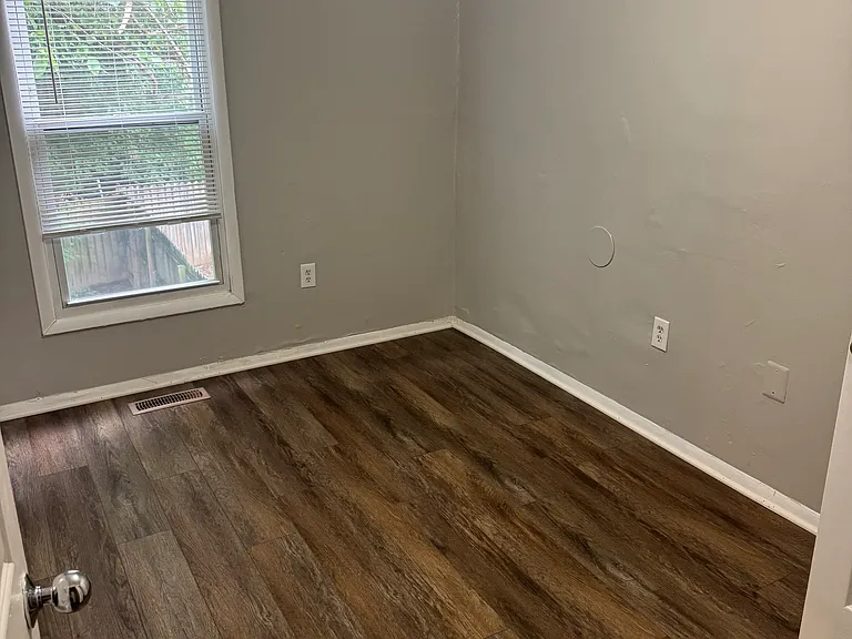 2228 Hunter Pl SE — Photo 8