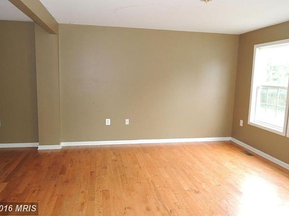 5th image of 212 Ann St