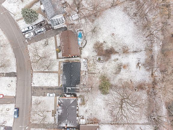 3rd image of 22 Hopecrest Cres