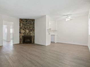 824 Maple St in Ocean Park neighborhood in Santa Monica! Walk to Main St and the beach., Santa Monica, CA 90405