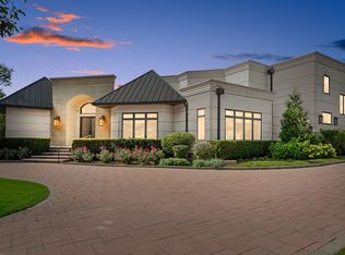 1380 Rosemary Ln, Northbrook, IL 60062