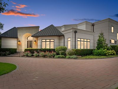 1380 Rosemary Ln, Northbrook, IL, 60062