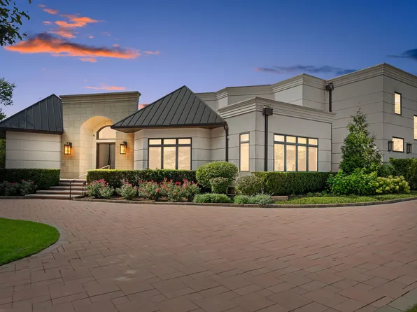 1380 Rosemary Ln, Northbrook, IL 60062