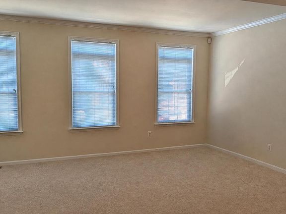 4th image of 9640 Potters Hill Cir