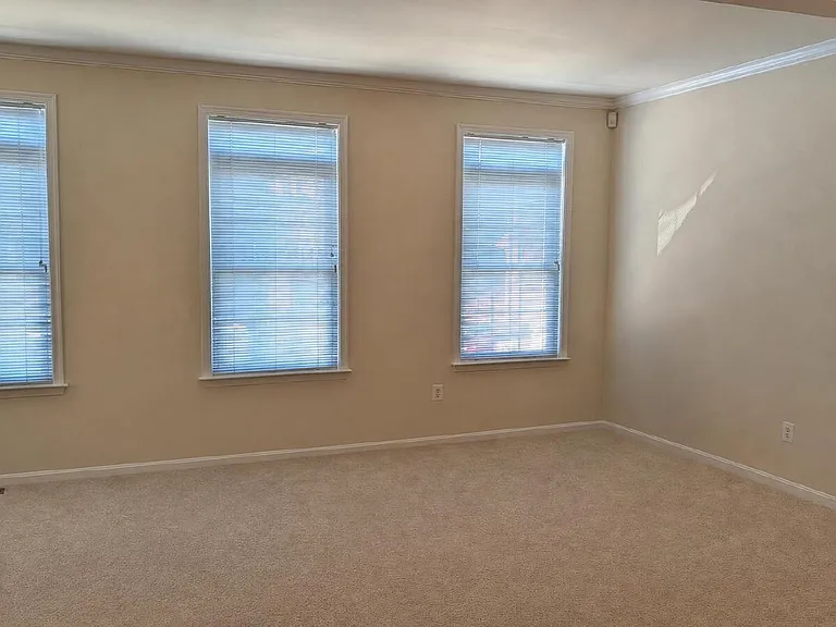 9640 Potters Hill Cir — Photo 4