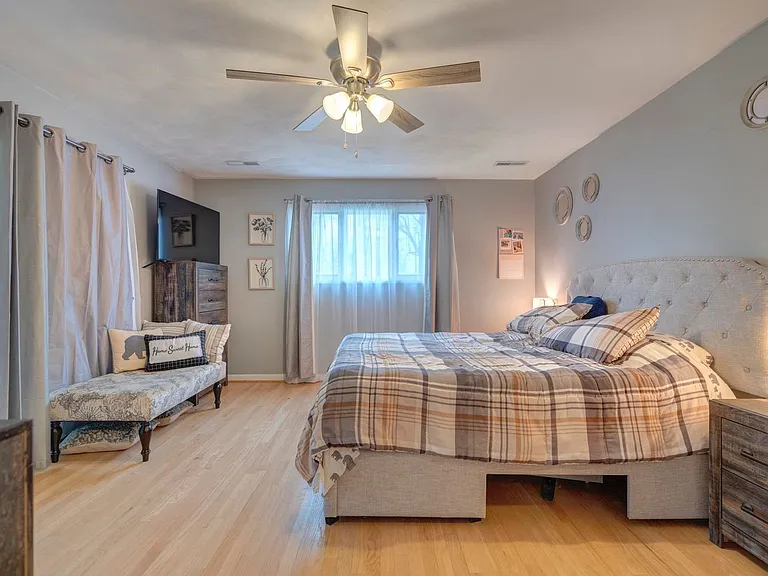 202 Fincastle Dr — Photo 23