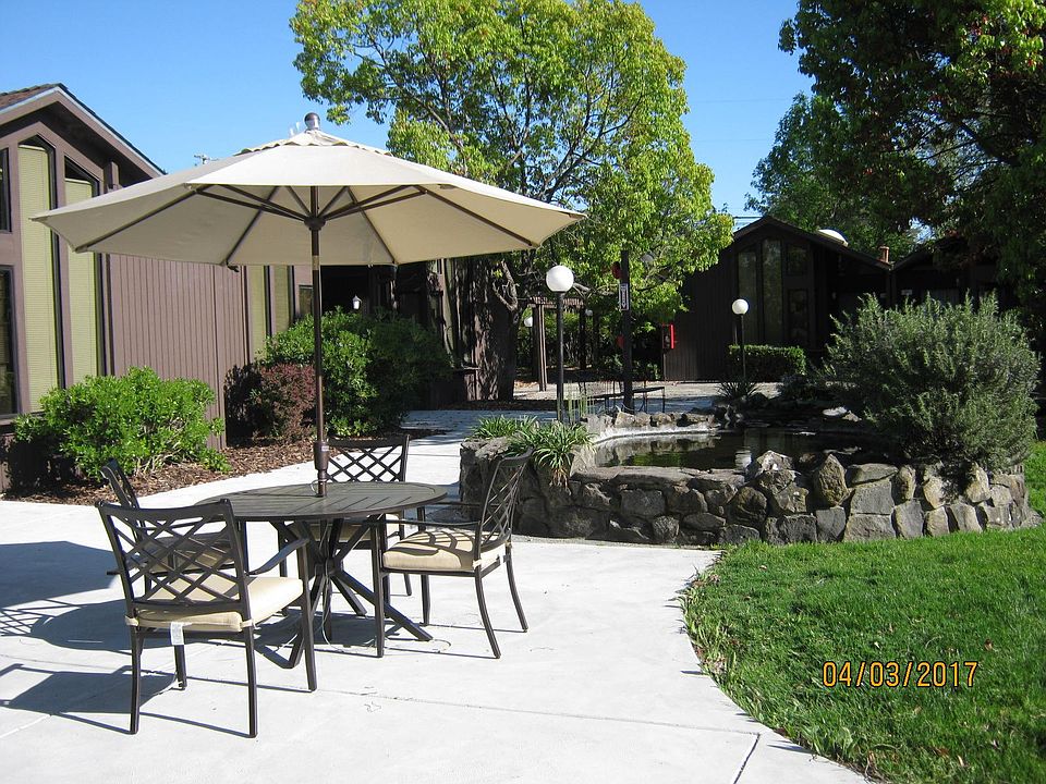 outdoor area common space