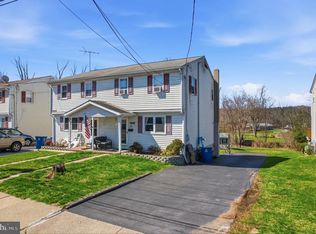 87 W Park Ave, Sellersville, PA 18960