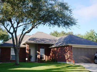 4319 Winners Cir, Friendswood, TX 77546